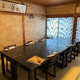 【和情緒溢れる空間】
日本古来の建築様式を用い合わせた個室席