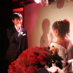ステージ・照明・BGMで感動演出が可能!