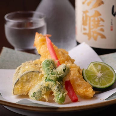 鳥ぎん 米が浜通店_【お料理のみ】お刺身3点盛り☆かにいくらわっぱ飯と焼き鳥を堪能!釜めし 5,500円(税込)コース〈全8品〉