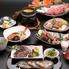 四季の移ろいを懐石料理で