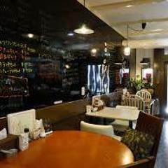 cafe dining apricot