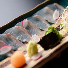 季節と向き合う、八つの美味。/ 10,000円(税サ込) 丁寧に仕立てた、お昼の贅沢。