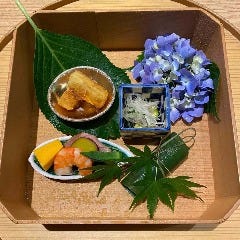 【偲ぶ】故人を偲び、穏やかな語らいの時間に。 ご法要会席／10,000円（税サ込） 全8品