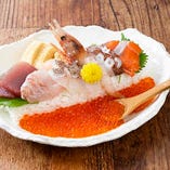 こぼれイクラ 海鮮押し寿司