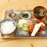 定食もオールタイムご用意あり！お酒も飲める食堂！