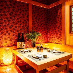 上質空間で美酒に酔いしれる… 至福のひとときを『鶏武蔵』で!