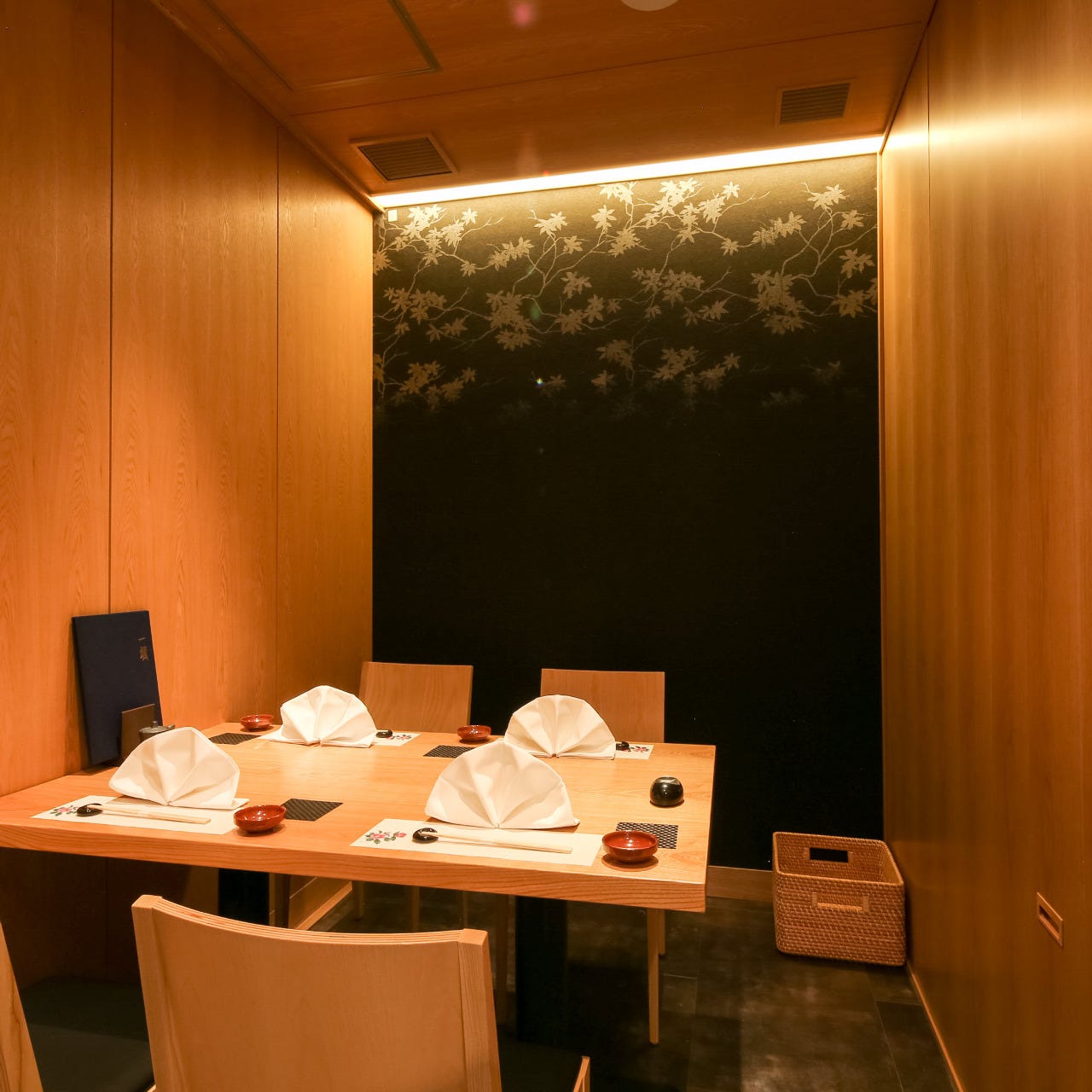 Sushi Sake いぶき 東京駅 Tekko Avenue 個室 ぐるなび