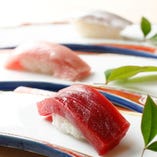 【江戸前寿司】
新鮮なネタが味わえる絶品江戸前寿司