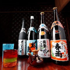 沖縄では定番の泡盛は22種類以上常備。変わり種もございます♪