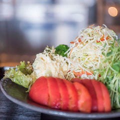 彩りサラダ 炭焼トリコ_彩りサラダ