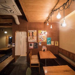 炭焼トリコ_【テーブル席（～4名様）&times;6席】ご宴会や家族とのお食事など様々なシーンに最適！