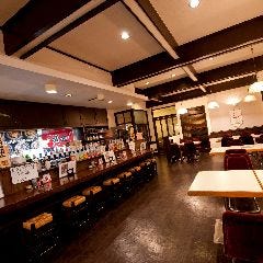 広々した開放的な店内。