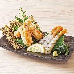個室居酒屋 海鮮料理 さかなや道場 町屋駅店_天然海老の刺身（3尾）頭の唐揚げ付き