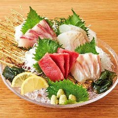 個室居酒屋 海鮮料理 さかなや道場 町屋駅店_【漁火】本鮪入り刺盛や鮪ハラモステーキ・ズワイガニ陶板蒸しや天ぷら等8品＋飲み放題付6000円