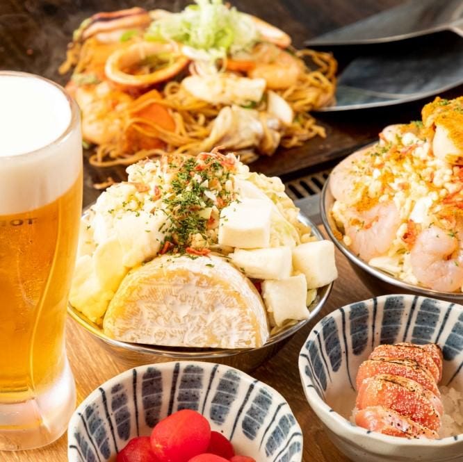 全品もんじゃと焼鳥食べ放題飲み放題の料理とビール