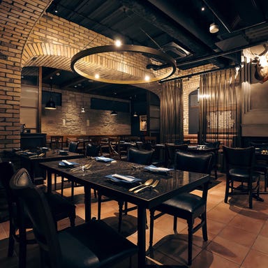 Antique Chic Brooch横浜店_お洒落でディープな大人のひとときを