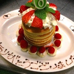 名前入りのプレートに ケーキをのせてプレゼント♪
