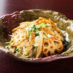 ◎サラダは常時５種類以上！バランスよく生野菜も食べましょ〜