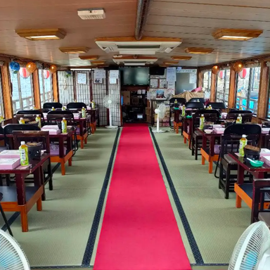 八戸屋形船 新井田丸_テーブル席(1~5名様×12卓)