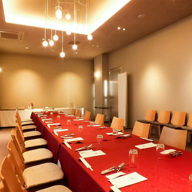 木更津ワシントンホテル ボンサルーテ_最大24名様までご利用いただけるテーブル席個室をご用意。