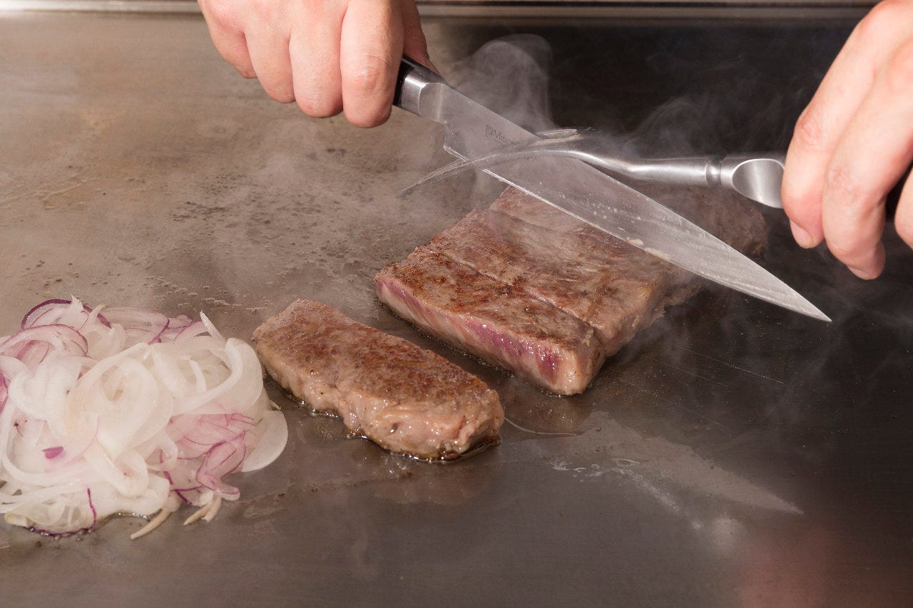 直取り希望⚫︎横須賀⚫︎アンティーク⚫︎キャビネット　ビュッフェ meshi-meshio on X