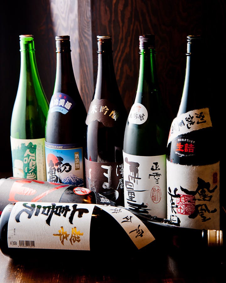 日本酒通も満足の
全国の名酒ずらり