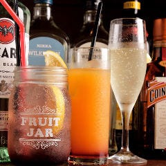 女性に人気の果実酒やカクテルも、種類豊富に取り揃えております
