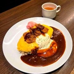 国産牛一口カツとモッツァレラチーズのオムライス