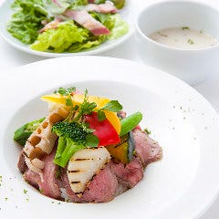 セット付でお得！旨みをじっくり閉じ込めたローストビーフDON