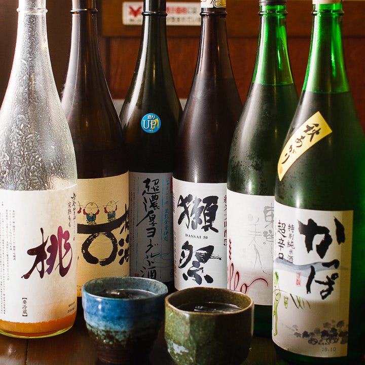 日本酒・果実酒も鶏肉の味を引き立てるものがずらりと並びます