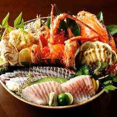 山海の幸を大皿へ豪快に！高知県の郷土料理『皿鉢(さわち)』