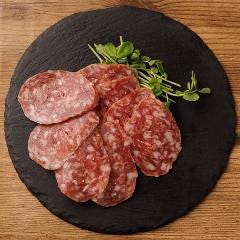 和牛と石窯ピザのイタリアン ピザコゾウ 横浜 関内_イタリアンサラミ