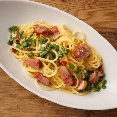 和牛と石窯ピザのイタリアン ピザコゾウ 横浜 関内_合鴨の燻製とネギのぺペロンチーノ