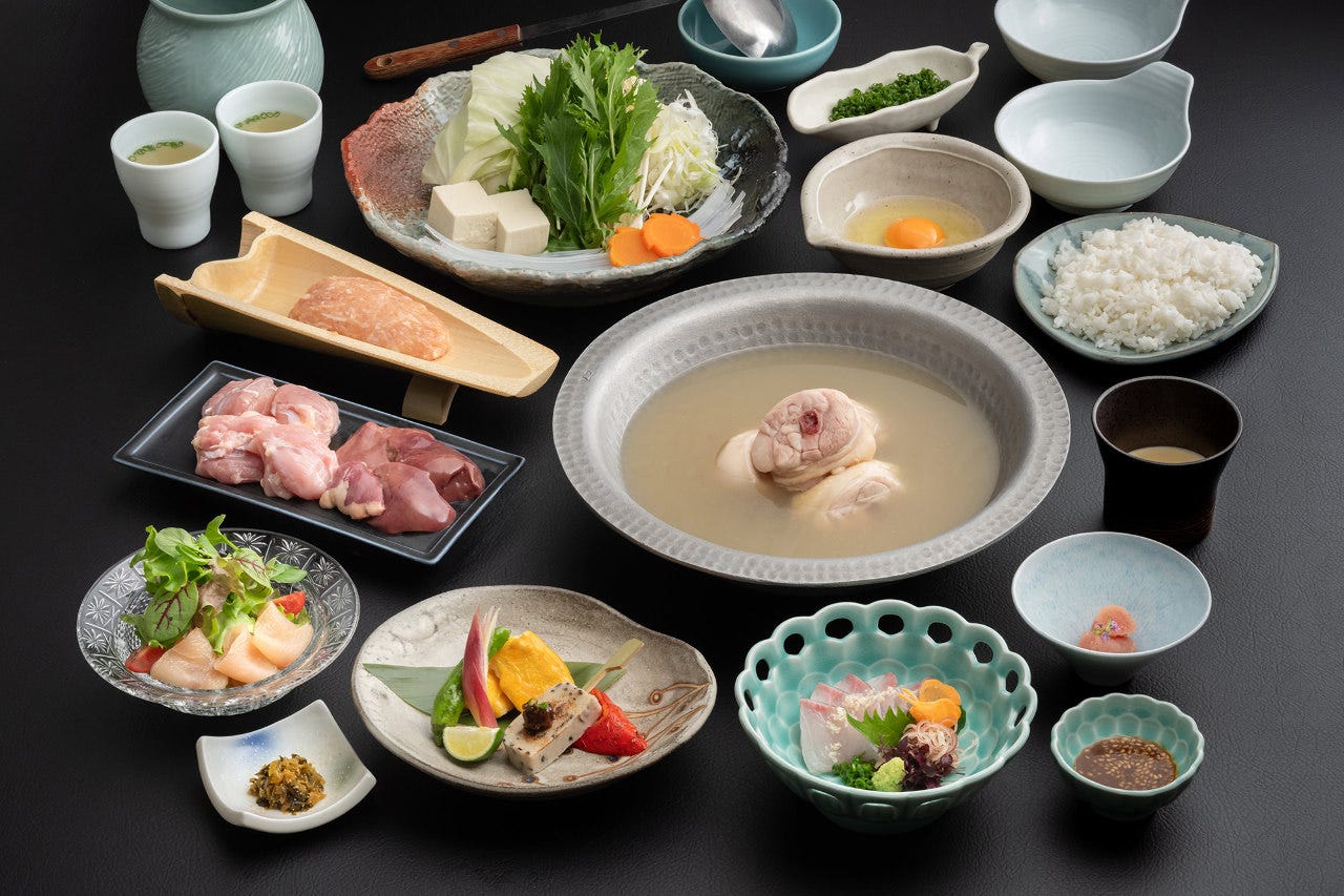 水たき 料亭 博多 華 味 鳥 中洲 本店