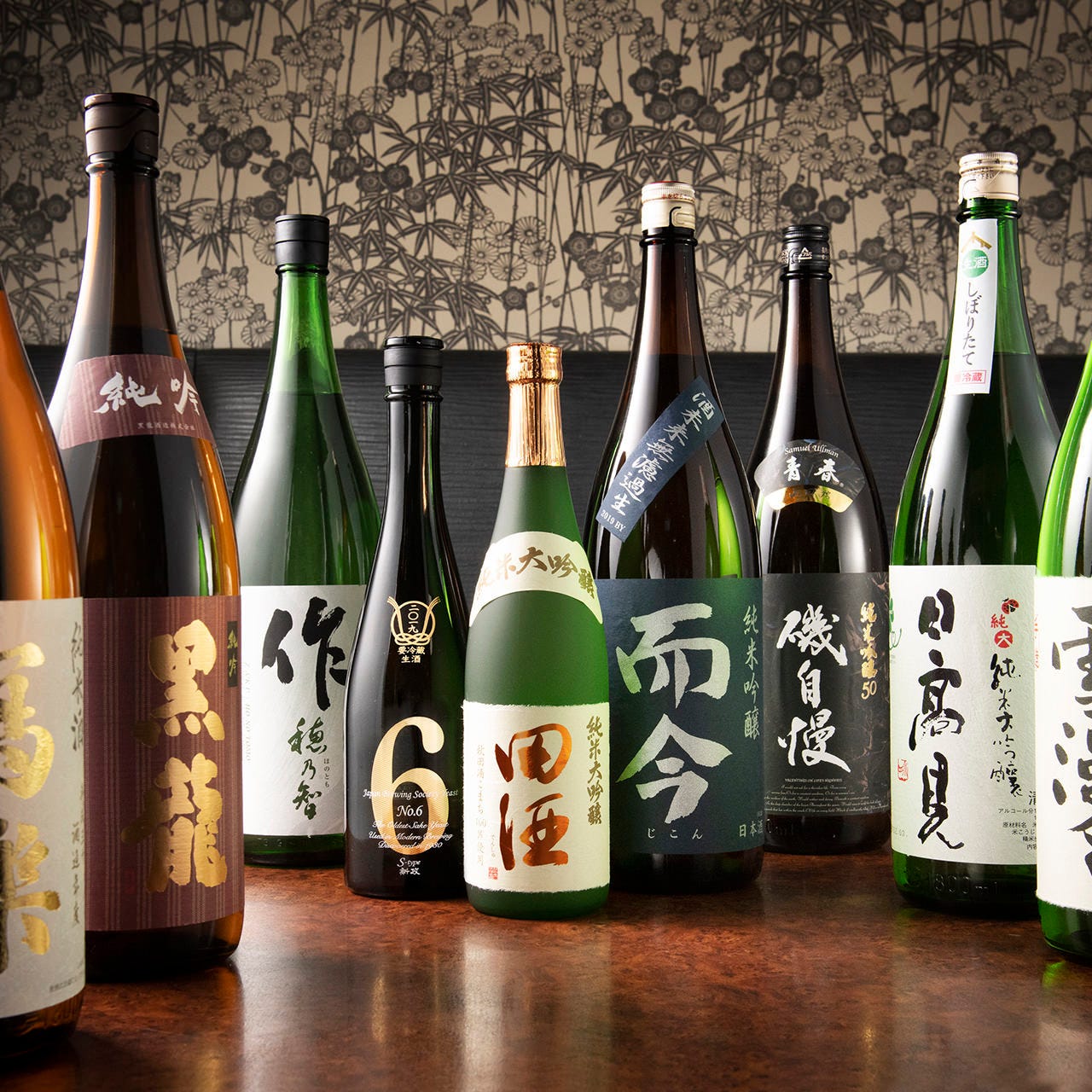 日本酒はこだわりの20種類以上を厳選！個性派も勢揃いです