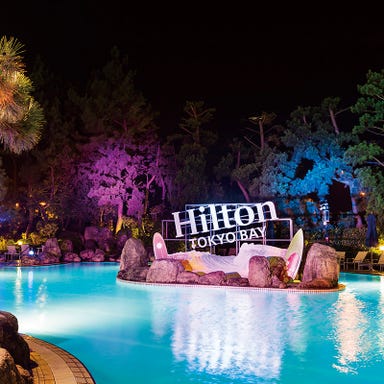 プールサイドレストラン_プールサイドでリゾート気分