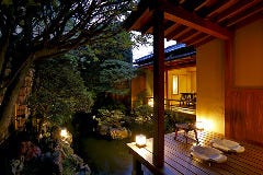 『庭匠 風玄　東京』作の風情ある庭