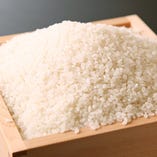 口の中でほろっとくずれる東北のお米を使用しています