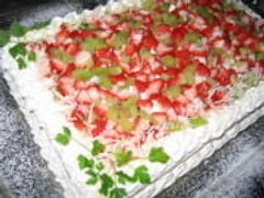 パーティーには欠かせない♪ケーキも名前入りで御用意できます。