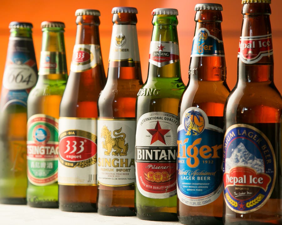 ネパールやインドネシアなど世界各国の地ビールが味わえます