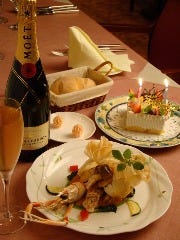 アニバーサリーコースご予約で デコレーションケーキプレゼント