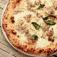 サルシッチャ エ フンギ