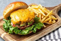 ハンバーガーを片手にお出かけはいかがですか