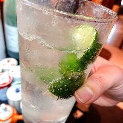 ワインやカクテルも充実。和食に合うものをソムリエさんと厳選。