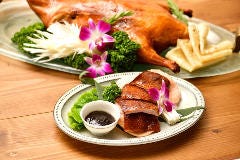 珊瑚プレミアムコースから釜焼き北京ダックが付きます