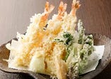 海老と春野菜の天ぷら盛合せ