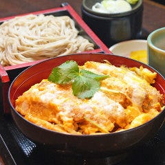 厚切りロースカツ丼と蕎麦のセット