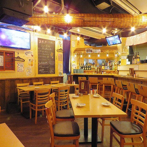 巻き串と笑のお店 六源の内観