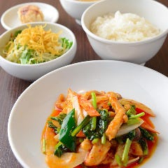日替わりでランチもご用意 お財布に優しい税込み750円です