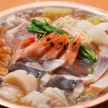 毎年人気の海鮮系のお鍋も多種多様にご用意しております。